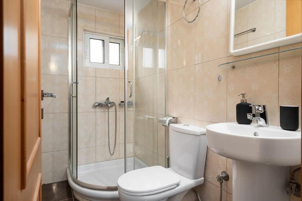 Modern Two Level Apartment In The Heart Of Ateny Zewnętrze zdjęcie
