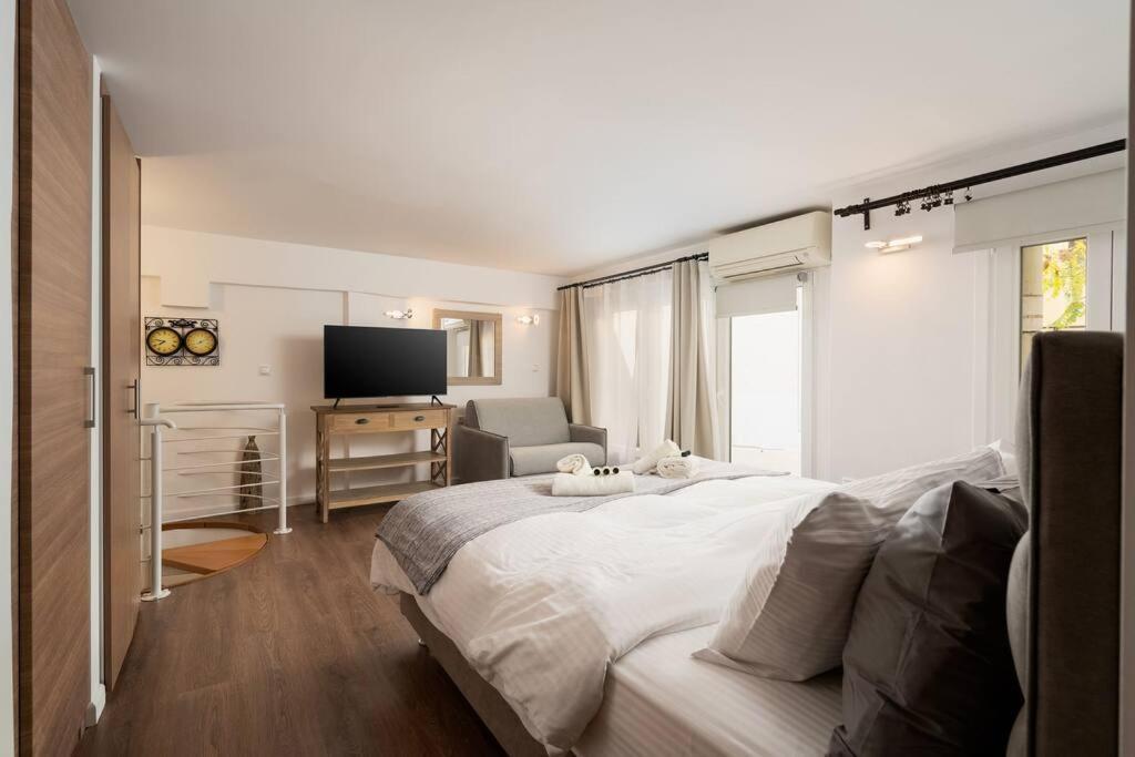 Modern Two Level Apartment In The Heart Of Ateny Zewnętrze zdjęcie