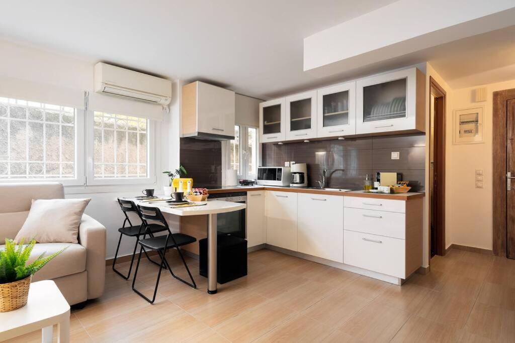 Modern Two Level Apartment In The Heart Of Ateny Zewnętrze zdjęcie